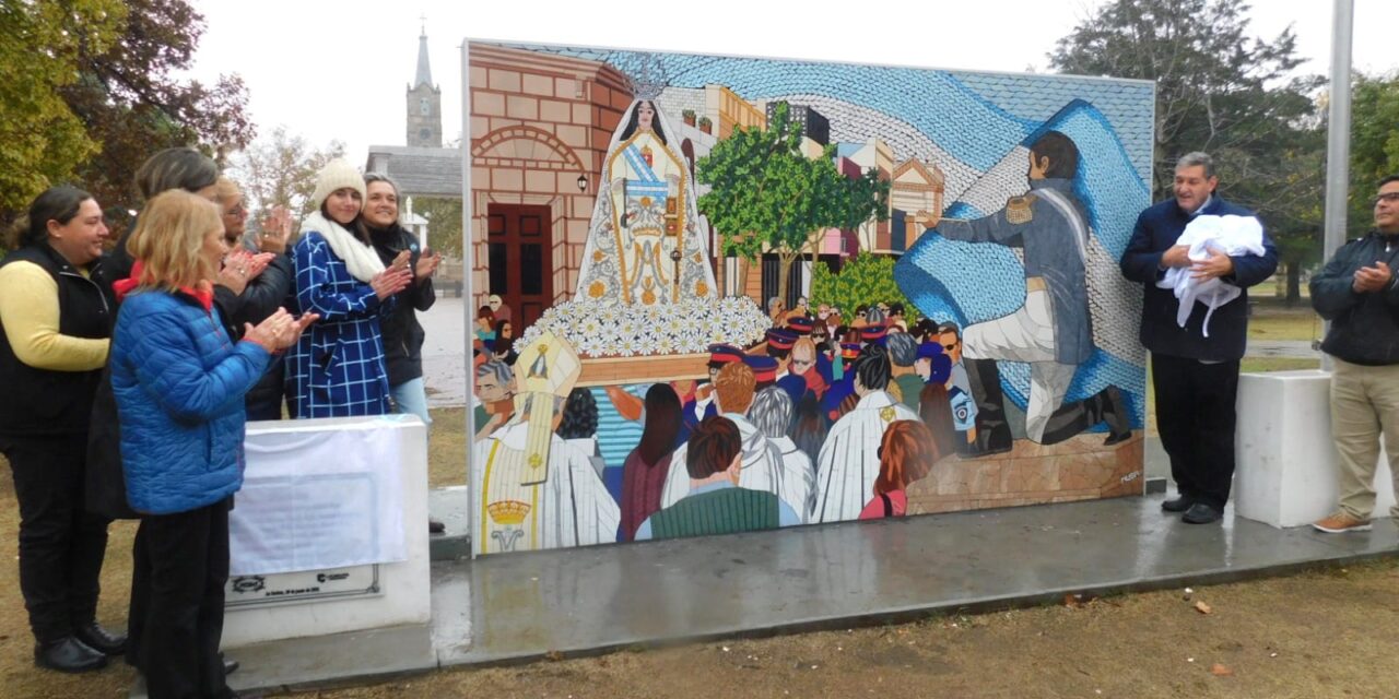 La Carlota: se inauguró un mural en la Plaza Belgrano