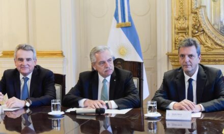 En una reunión de Gabinete, Fernández llamó a «fortalecer» la gestión