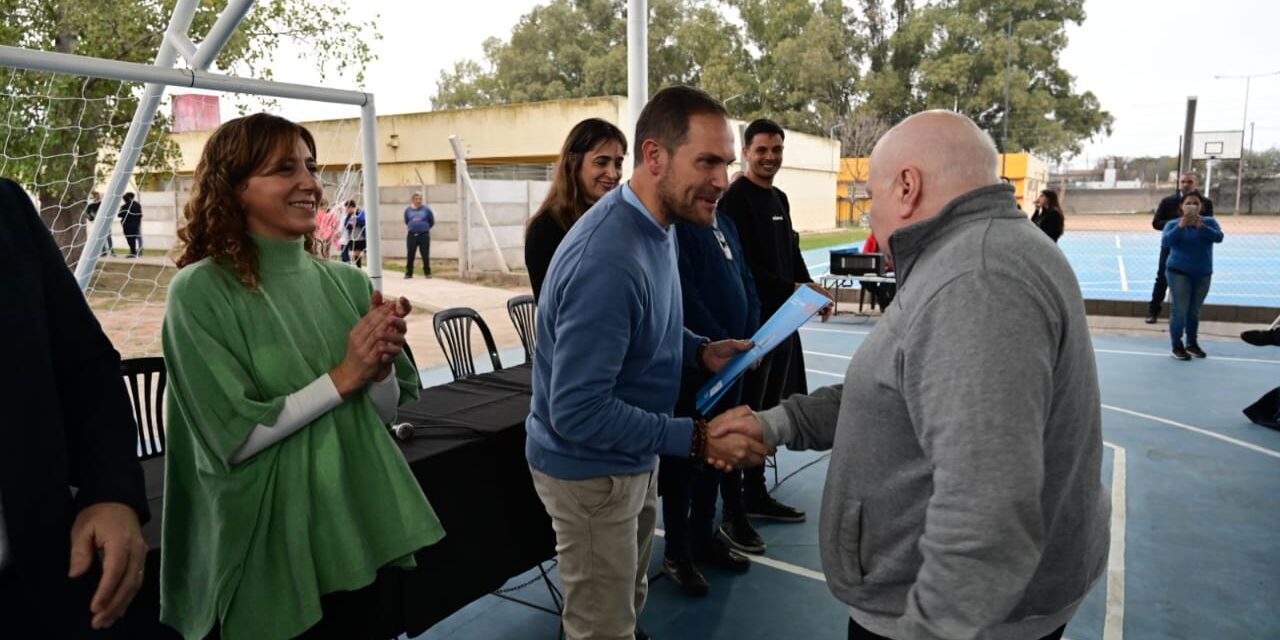 Villa María: Gill acompañó a la ministra provincial Laura Jure, en la inauguración de un polideportivo