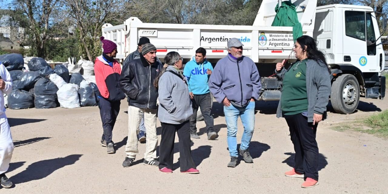 Villa María-Villa Nueva: Capacitan a recuperadores urbanos en tratamiento de residuos, higiene y seguridad