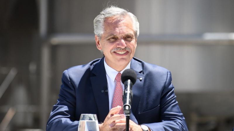 El Presidente toma la promesa de lealtad a la bandera a alumnos de escuelas públicas