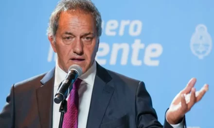 PASO en UxP: Scioli firmó precandidatura presidencial por “Unidos Triunfaremos”