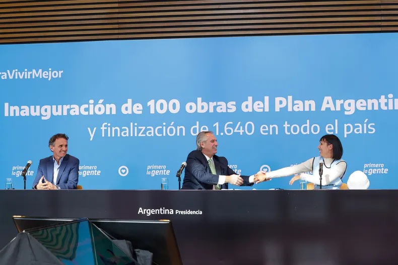 Se inauguraron 100 obras del Plan Argentina Hace de manera simultánea