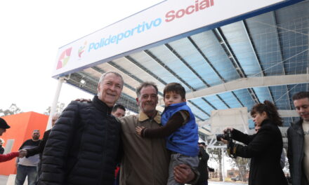 Schiaretti recorrió el nuevo Polideportivo Social en Río Tercero