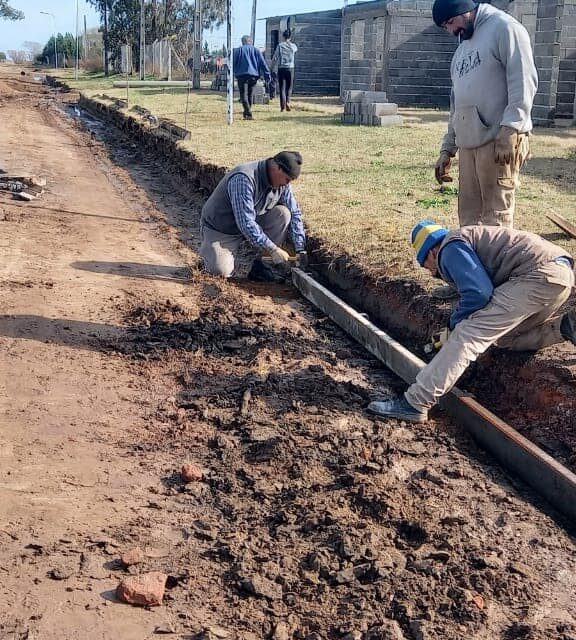 Avanza la obra de cordón cuneta en La Cautiva