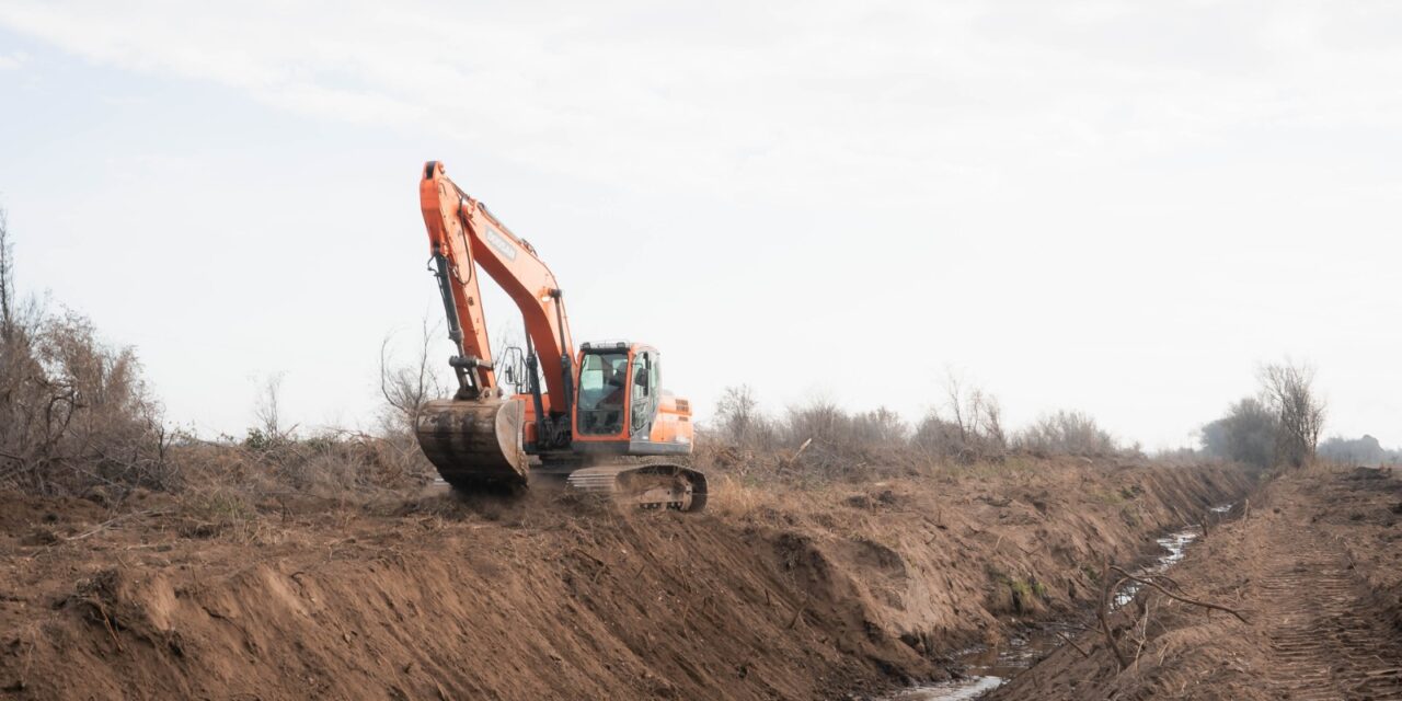 Río Cuarto: EMOS trabaja en la refuncionalización del canal de Santa Flora