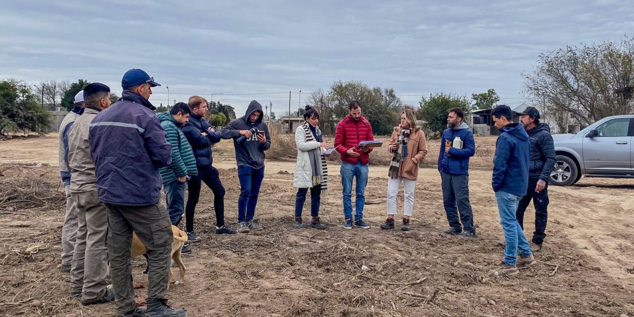 Villa María: realizan tareas de desmalezado y reacondicionamiento en el proyecto ecobarrio