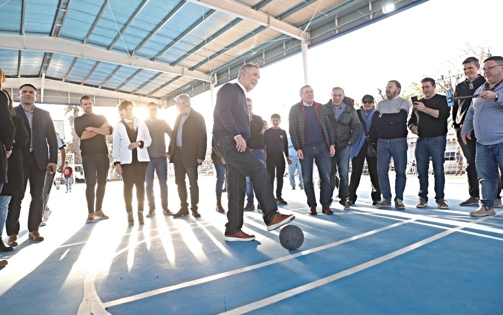 En Marcos Juárez, Schiaretti visitó el nuevo polideportivo social