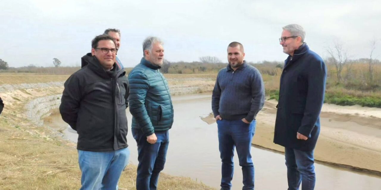 La Carlota: funcionarios provinciales recorrieron la obra de contención del río Chocancharava