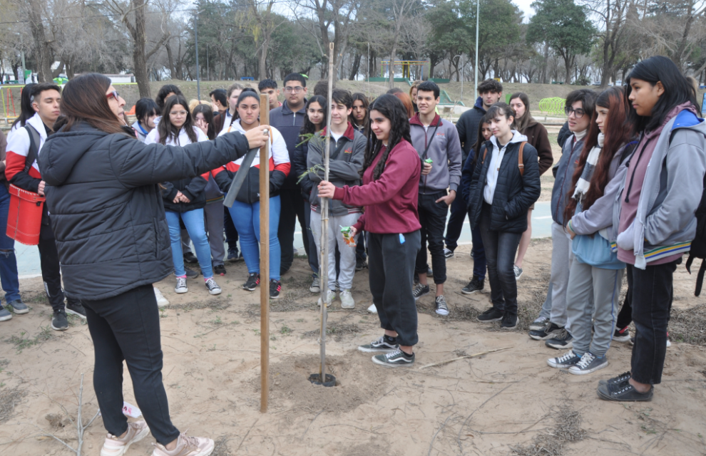 Semana de la Juventud: estudiantes secundarios participaron del programa “Promotores Ambientales”