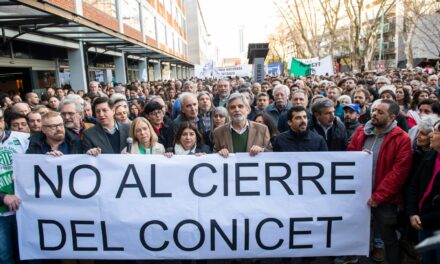 Investigadores protestaron en rechazo a la propuesta de privatizar el Conicet