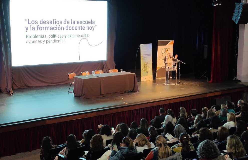 Educación realizó la primera jornada de “Los desafíos de la escuela y la formación docente hoy”