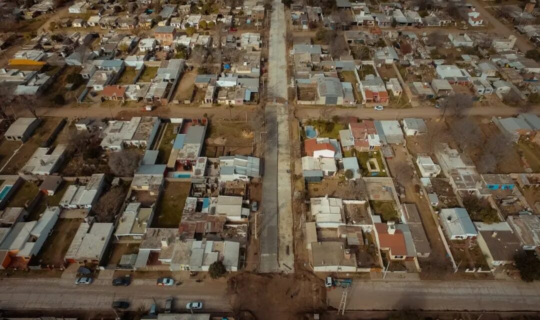 Río Tercero: avanzan las obras de pavimentación en la calle Bernardo O´higgns