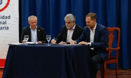 Filmus firmó la resolución para iniciar la construcción del Centro de Investigación de alto nivel en la UNVM