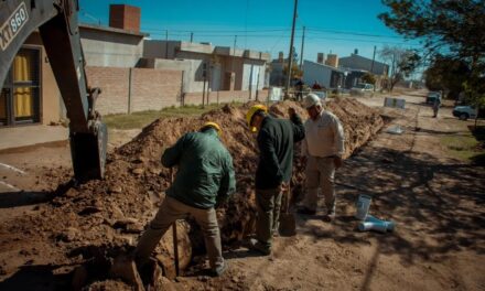 Río Tercero: Avanza la obra de cloacas en el barrio Aeronáutico