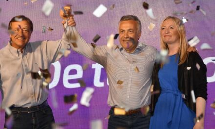 Cornejo ganó y agradeció haber sido electo gobernador de Mendoza “por el voto popular”