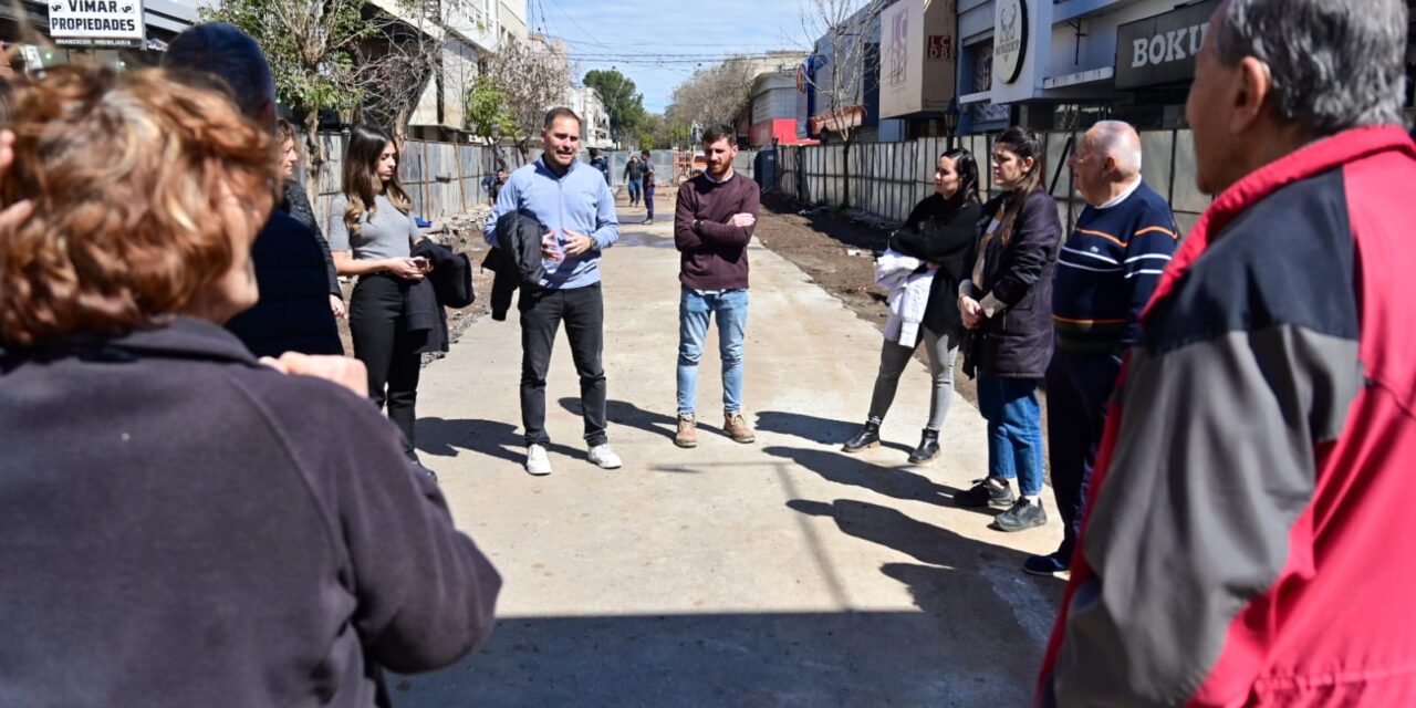 Villa María: Gill recorrió junto a comerciantes, la obra del Centro Comercial a Cielo Abierto