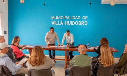 Villa Huidobro: se realizó la firma de 7 escrituras del barrio “24 viviendas”