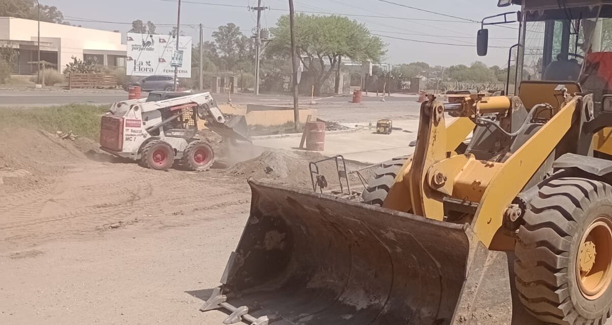 Villa Nueva: avanza la pavimentación de la colectora de la ruta provincial 2