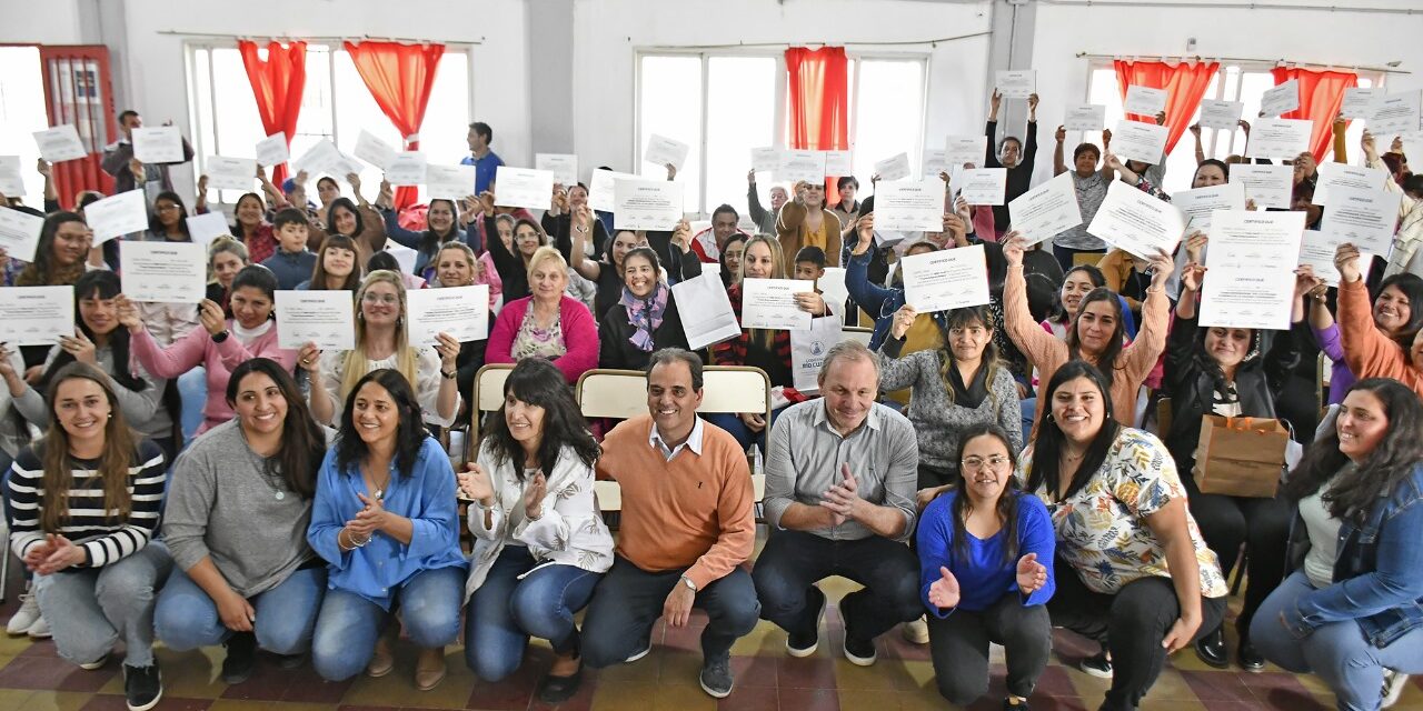 Río Cuarto: entregaron 60 certificados de Trama Emprendedora a mujeres de Banda Norte