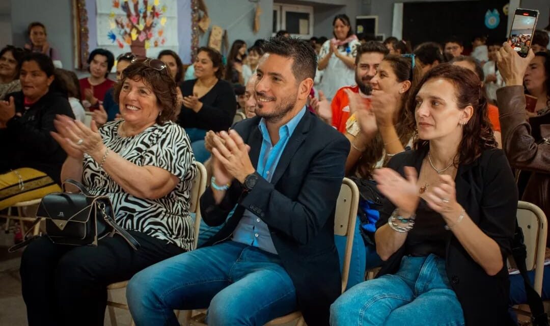 Río Tercero: Ferrer participó del 30° aniversario de la escuela «Armando Rótulo»