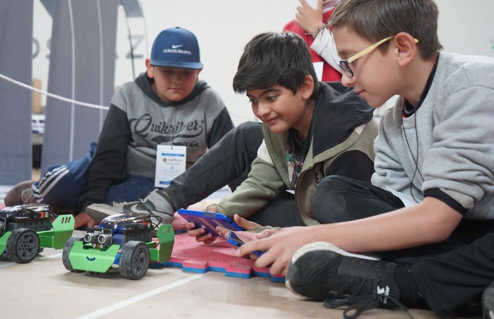 Villa Carlos Paz: Más de 1.500 estudiantes en una jornada de programación y robótica