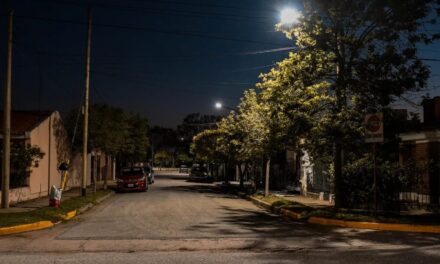 Río Tercero: culminó la colocación de luminarias led en barrio Las Violetas