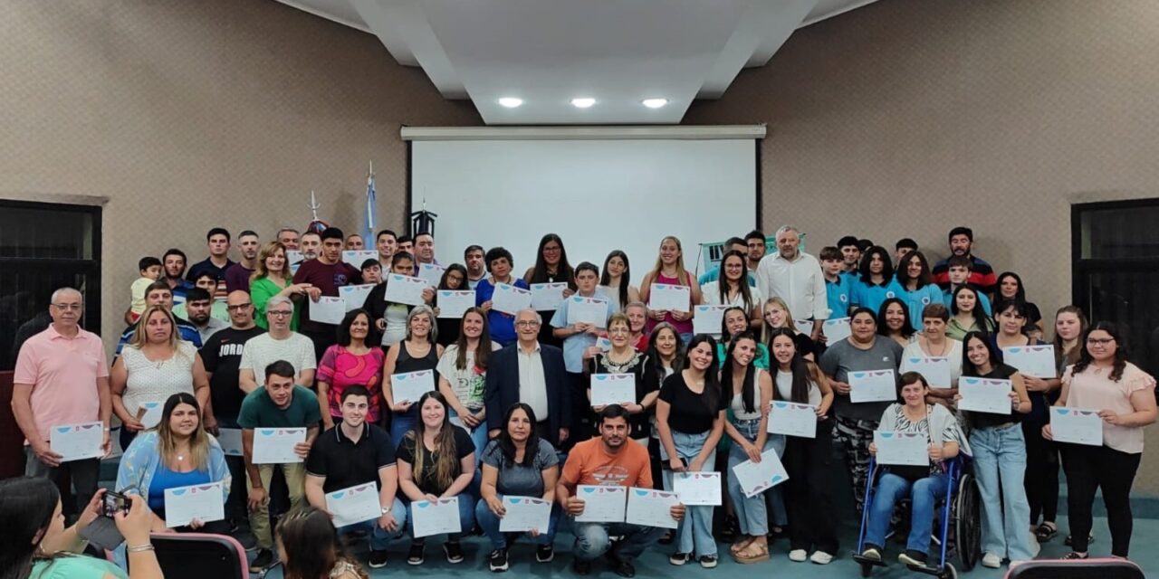 Huinca Renancó: realizaron la entrega de certificados de la Universidad Popular