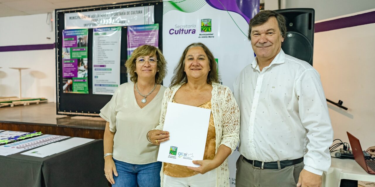 Adelia María: entrega de certificados de la Universidad Popular