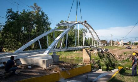 Río Tercero: Avanza la construcción de la nueva pasarela para el Balneario Municipal