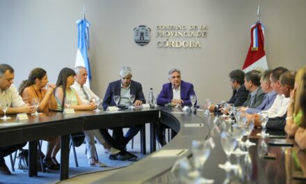 Llaryora se reunió con los directores de los hospitales provinciales