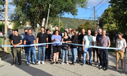 Villa Carlos Paz: Inauguraron un nuevo tramo de cordón cuneta y adoquinado en barrio Miguel Muñoz B