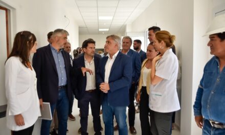 Huinca Renancó: Llaryora recorrió las obras del hospital René Favaloro