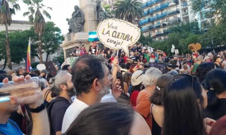 Cordobazo Cultural: en rechazo a la ley ómnibus y al DNU, una multitud se movilizó en Córdoba