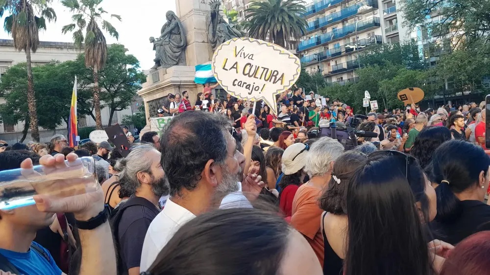 Cordobazo Cultural: en rechazo a la ley ómnibus y al DNU, una multitud se movilizó en Córdoba