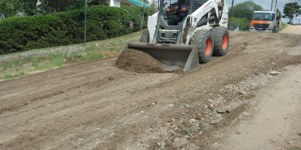Villa Carlos Paz: continúa la reparación y mantenimiento de calles de tierra