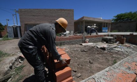 La Provincia ya transfirió a municipios y comunas más de 3.300 millones para mantenimiento de edificios escolares