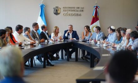 Llaryora encabezó la reunión del Consejo Provincial de Políticas Sociales