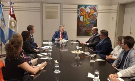 Llaryora se reunió en Buenos Aires con el representante del PNUD
