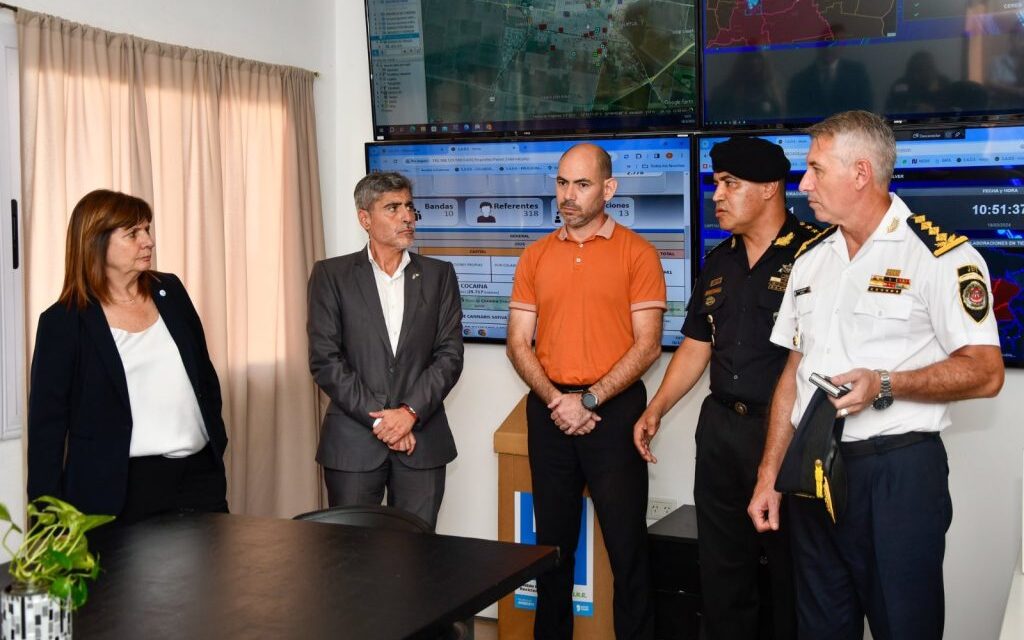 De visita en Córdoba, Bullrich recorrió la sede de la Fuerza Policial Antinarcotráfico