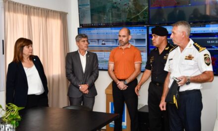 De visita en Córdoba, Bullrich recorrió la sede de la Fuerza Policial Antinarcotráfico