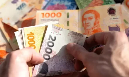 Devaluación y crisis: Argentina registra uno de los salarios mínimos más bajos de América Latina