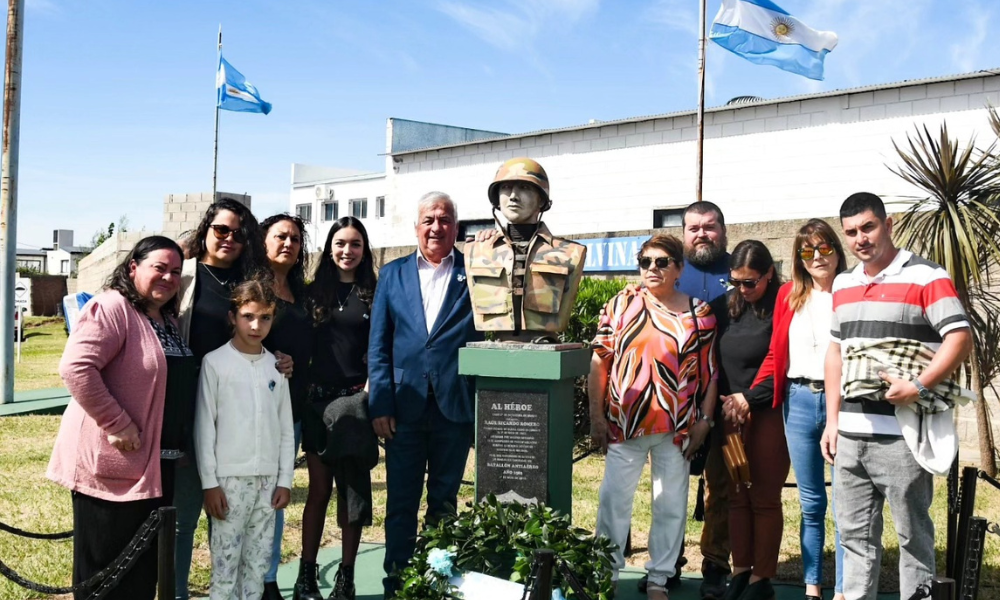 Alejandro Roca homenajeó a los Caídos y Veteranos de las Islas Malvinas