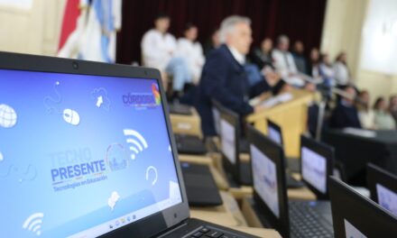 Inició la entrega de 12 mil netbooks para estudiantes de Institutos de Formación Docente