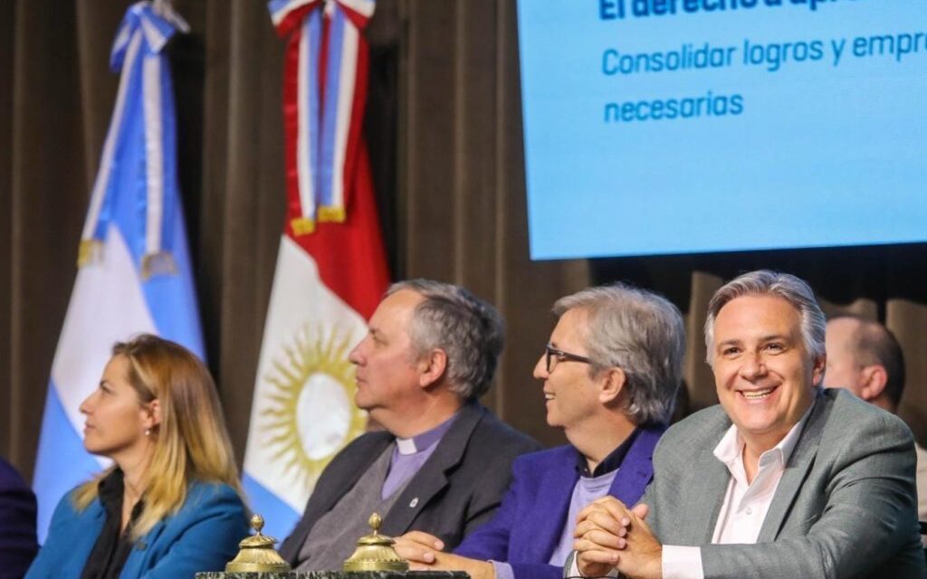 El gobernador Martín Llaryora presentó el Plan de Desarrollo Educativo Provincial 2024-2027