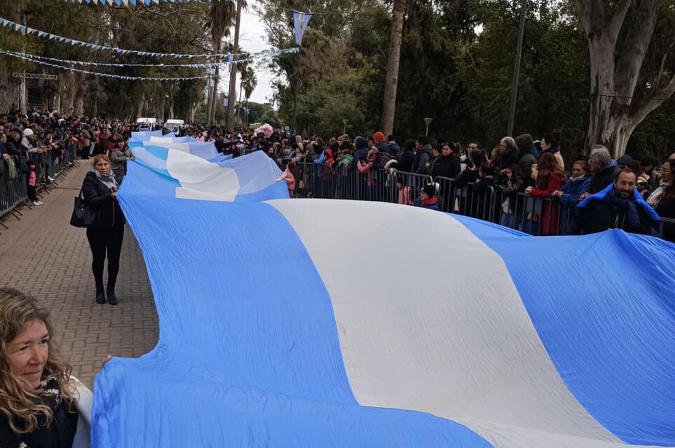 Villa Nueva: se realizó el Desfile Cívico Militar en el Parque Hipólito Yrigoyen