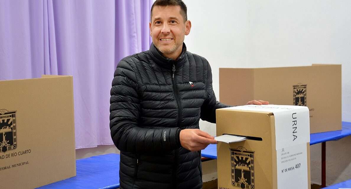 Gonzalo Parodi tras emitir su voto: «Esperamos que haya más participación»