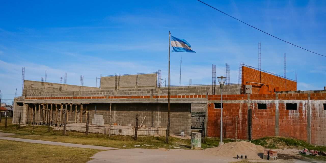 Adelia María: Avanza la construcción del Auditorio Municipal