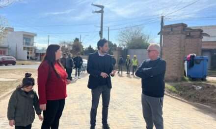 Villa Nueva: Tagni inauguró el adoquinado en el barrio Portal de la Costa