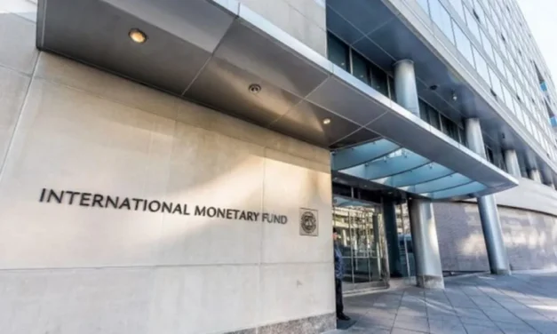 El FMI desmintió al ministro Caputo y negó que haya un nuevo acuerdo con Argentina
